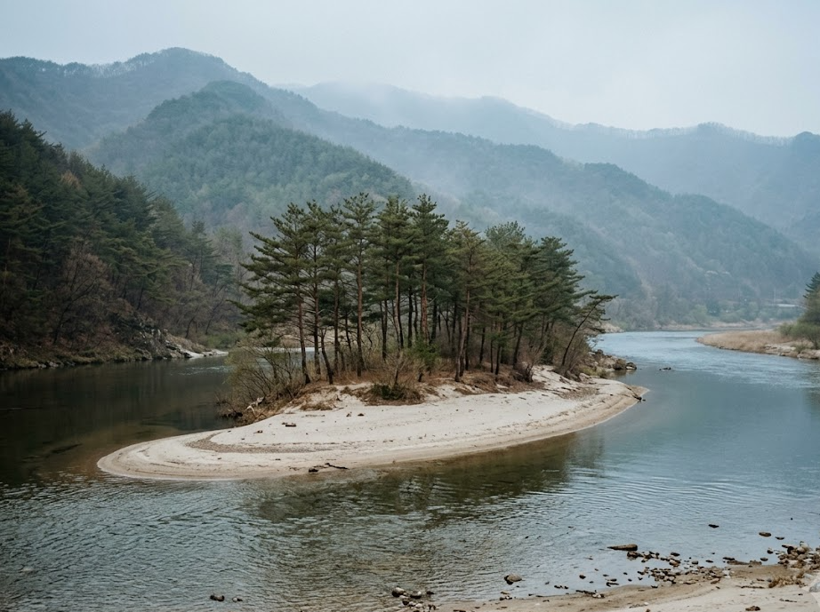 서강이 감아 도는 청령포, 유배지의 봄
